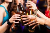 Tolleranza zero per i comportamenti incivili, vietata dalle 19 alle 6 la vendita per asporto di alcolici e di bevande in bottiglia